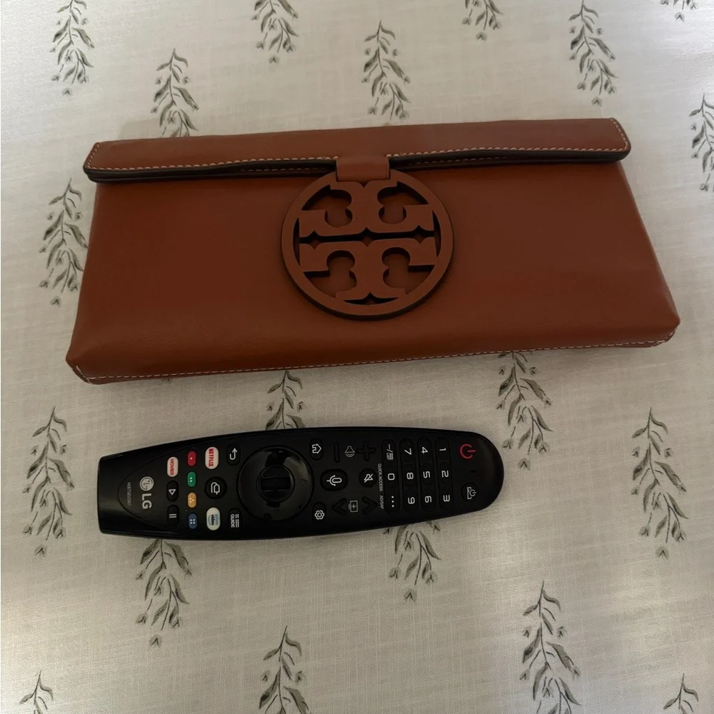 Tory Burch Tan Leather Clutch - Picture 4 of 6